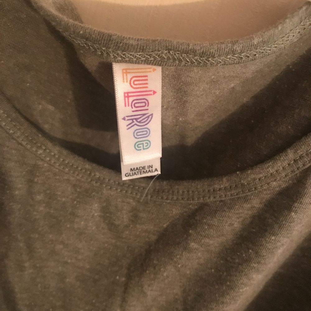 LulaRoe Perfect Tee - Picture 2 of 2